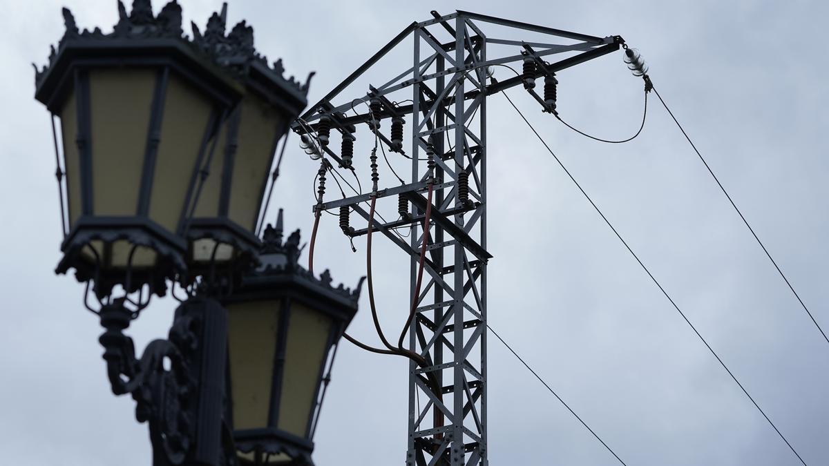 Una torre eléctrica.