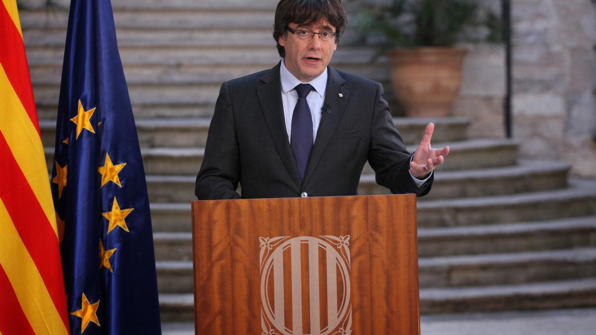 Puigdemont no se da por cesado y llama a la &quot;oposición democrática&quot; al artículo 155