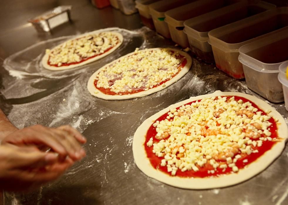 Así se hace una buena pizza italiana en Asturias