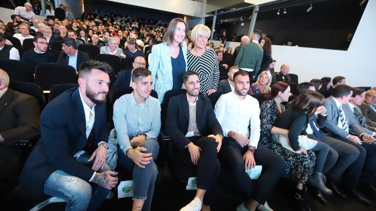 Gonzalo Verdú, Fidel, Edgar Badia y Josan, capitanes de la actual plantilla