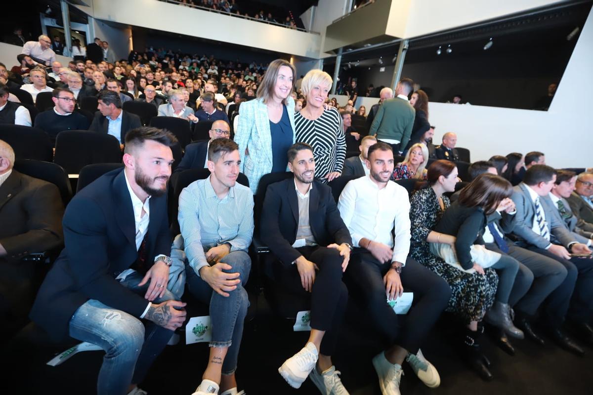 Gonzalo Verdú, Fidel, Edgar Badia y Josan, capitanes de la actual plantilla