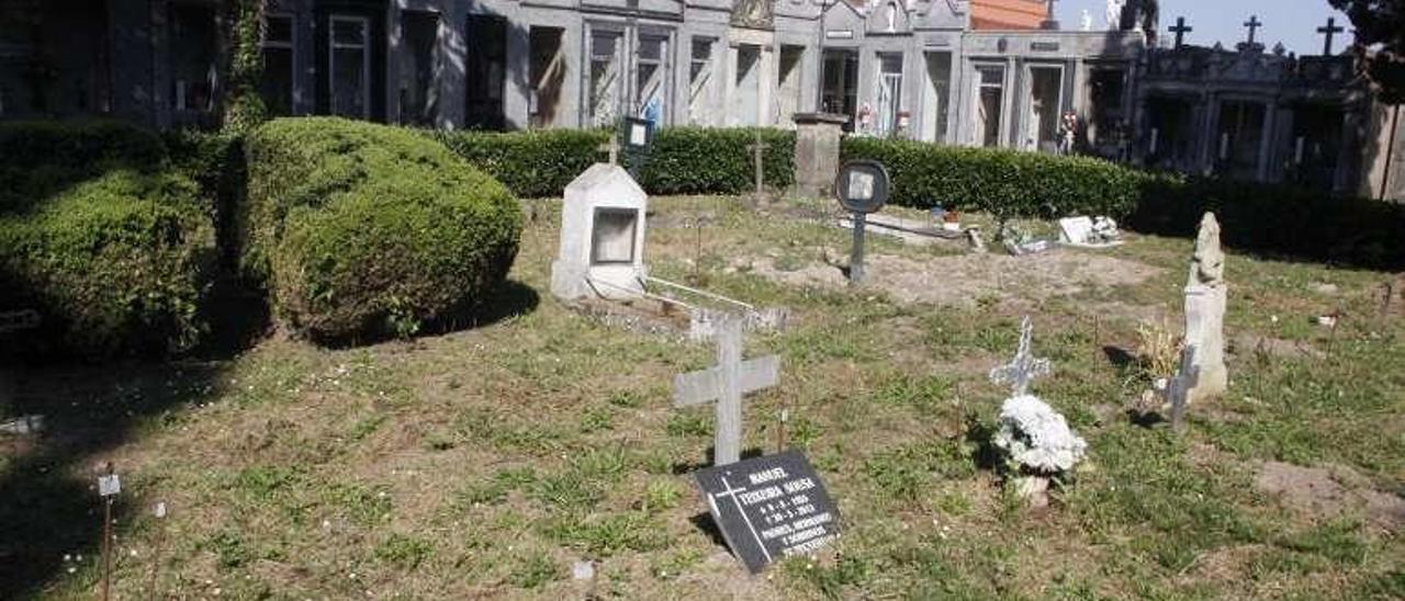 El sitio del cementerio de San Mauro donde fue enterrado Johán Carballeira inicialmente. // Santos Álvarez