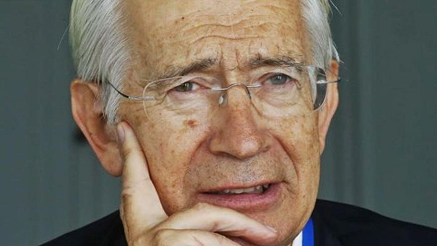 El prestigioso jurista y profesor universitario Óscar Alzaga. | LA OPINIÓN