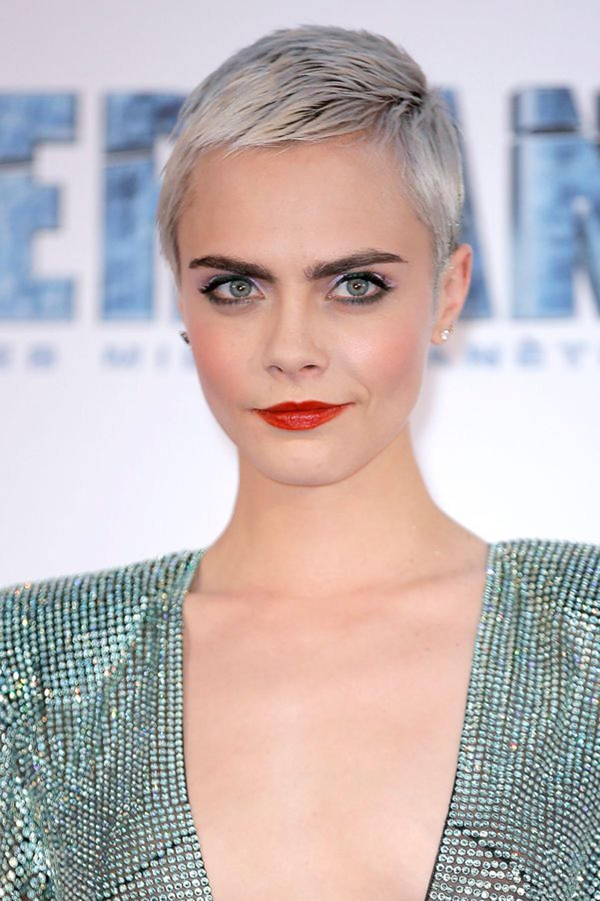 'Beauty look' de Cara Delevingne en la 'premiere' de París