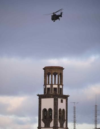 Cortejo Real que sustituye a la tradicional Cabalgata de Reyes Magos por el centro de Santa Cruz de Tenerife