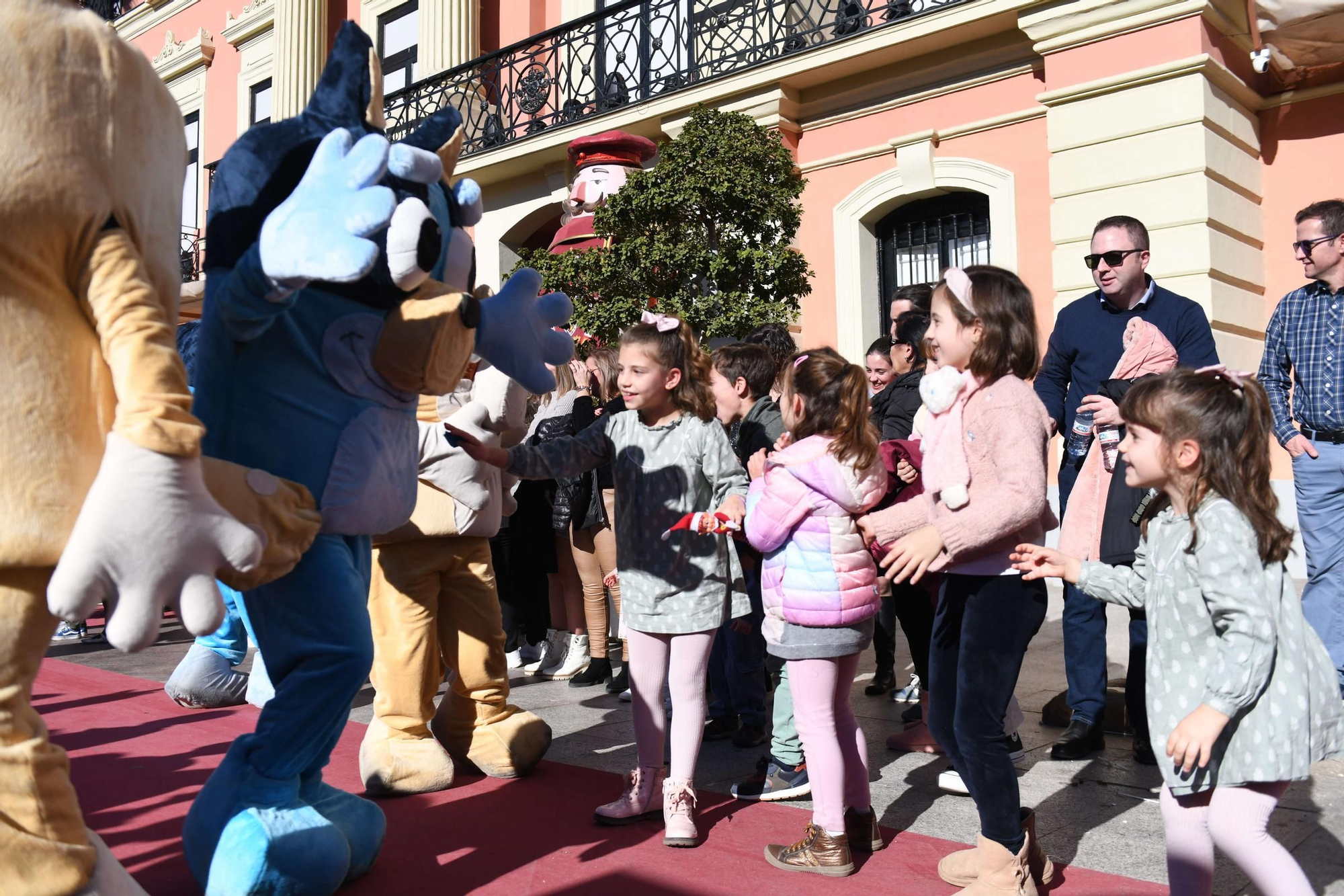 Las mejores imágenes del desfile de Papá Noel en Murcia
