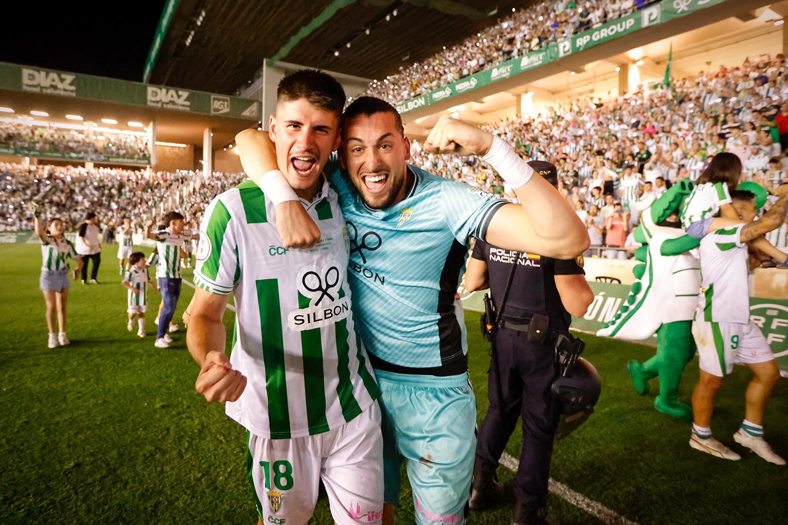 El Córdoba CF vuelve a Segunda / Las mejores imágenes de una noche para la historia