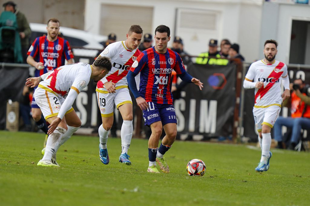 Encuentro de Copa del Rey entre el Rayo Vallecano y el Yeclano, en imágenes