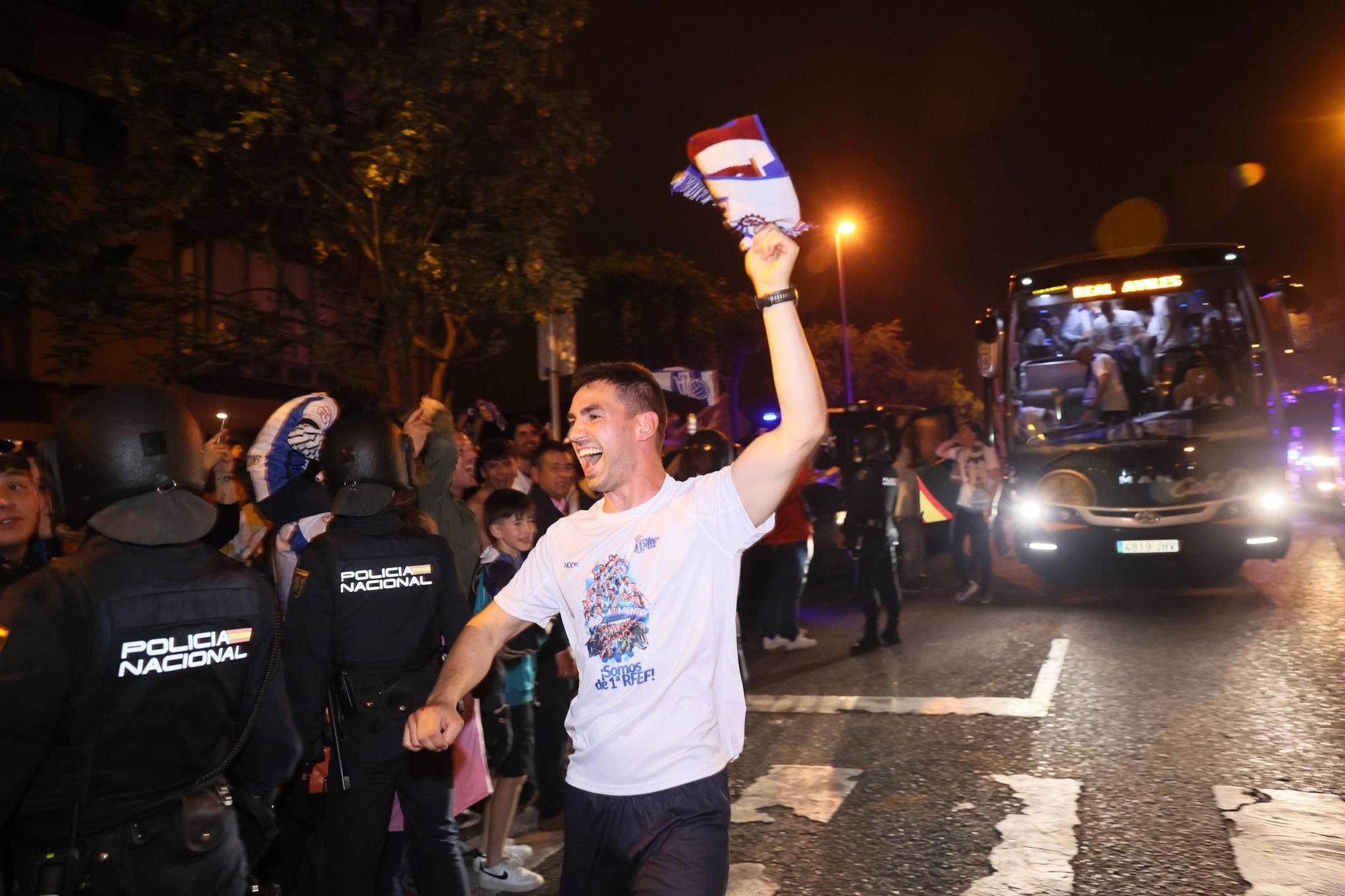 EN IMÁGENES: Locura en las calles de Avilés por el ascenso