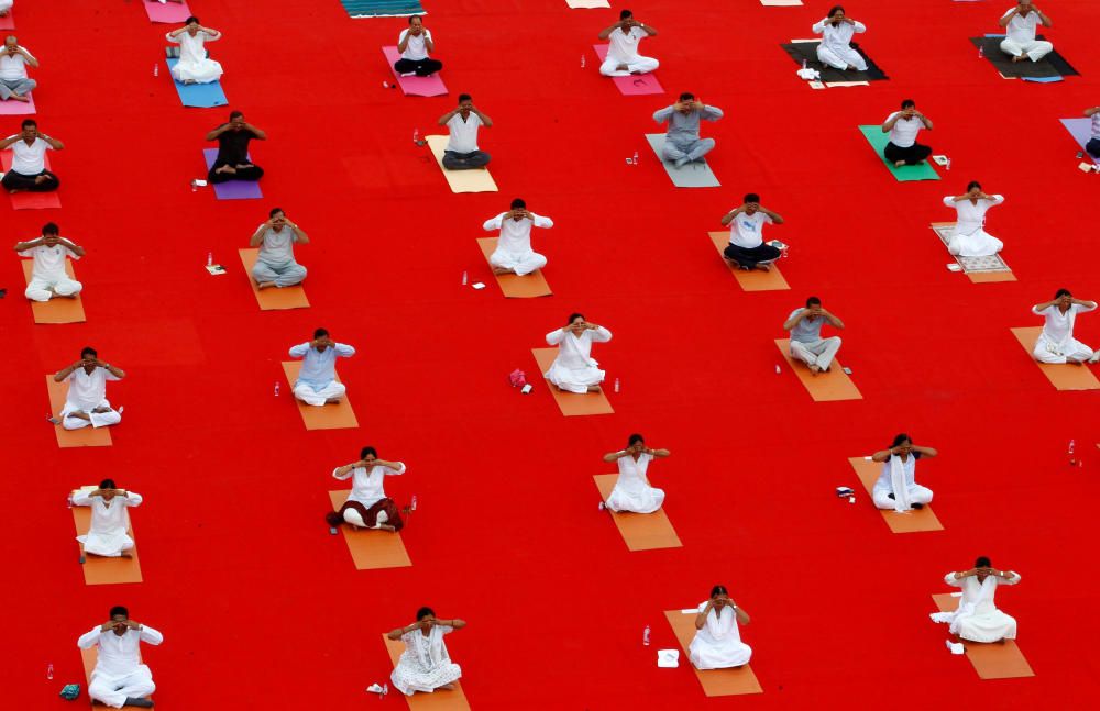 La India celebra el Día Internacional del Yoga