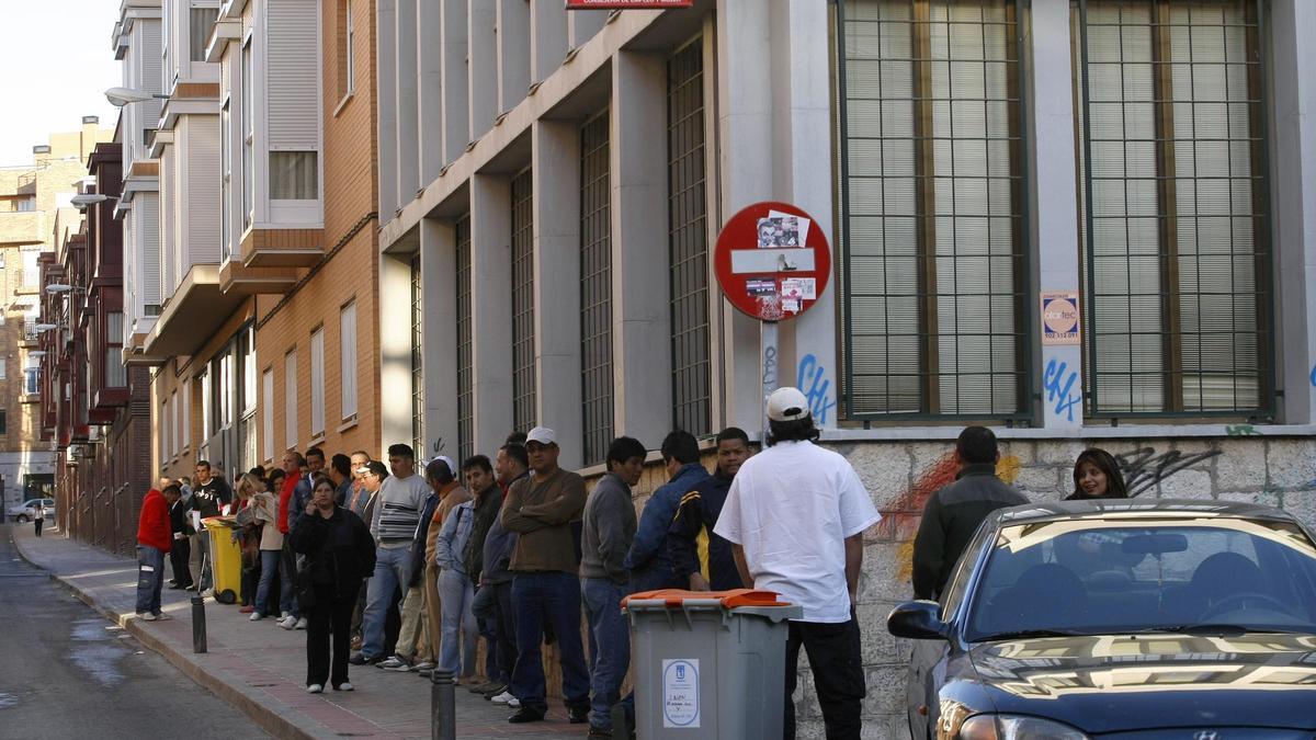 SEPE afirma la posibilidad de cobrar en 2025 el salario y el paro