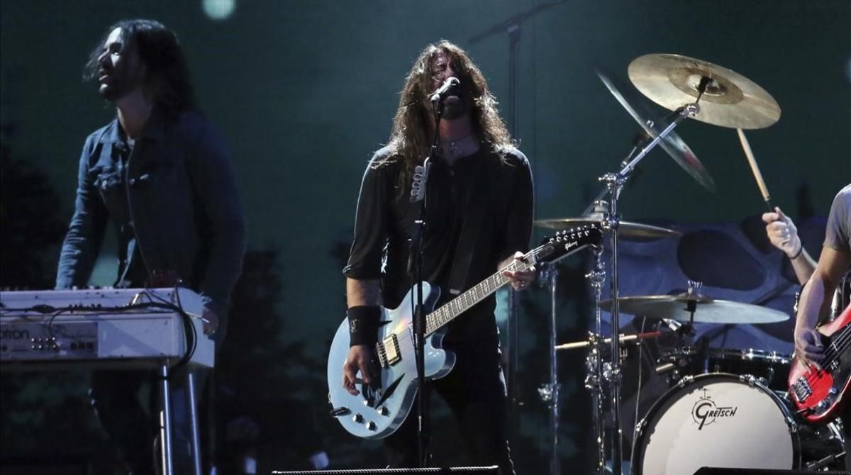 ecarrasco42249825 the foo fighters perform at the brit awards 2018 in london  180222140128