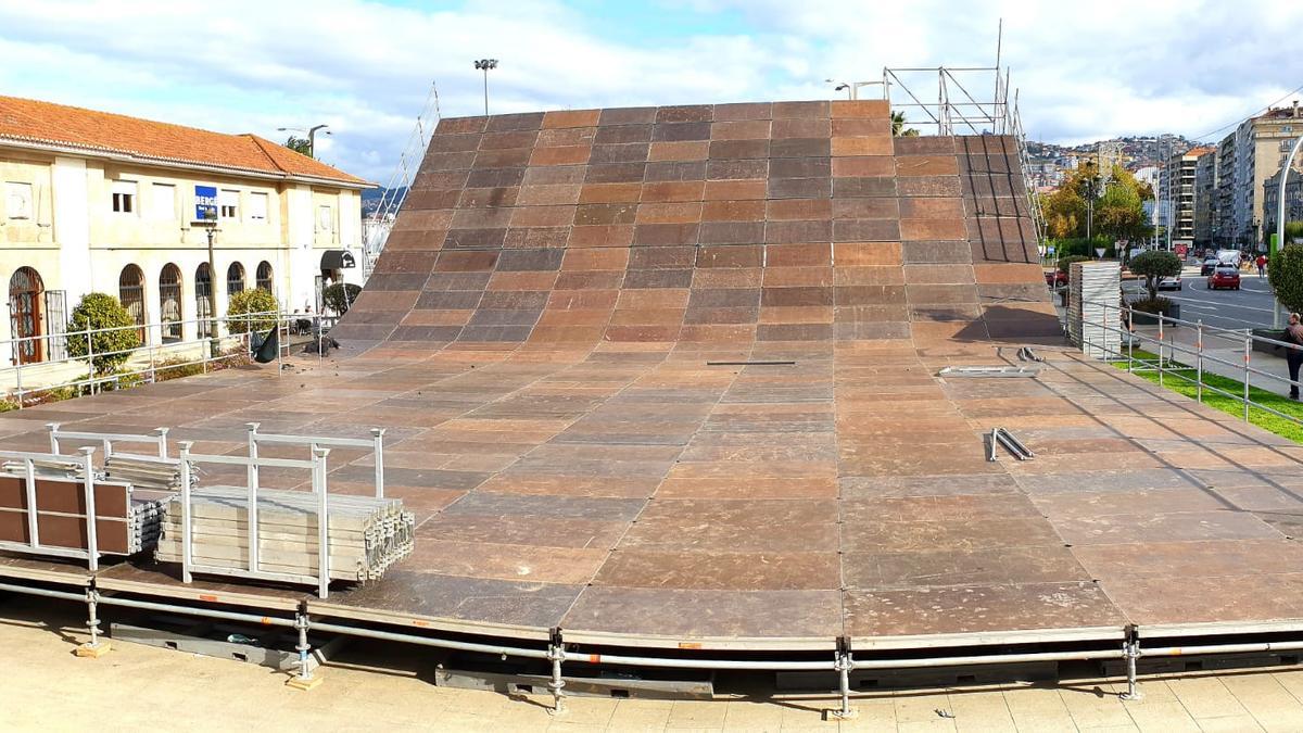 VIsta del montaje de la nueva atracción de la Navidad en Vigo 2021.