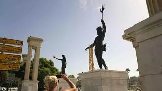 Cuenta atrás para las polémicas esculturas del Puerto de Málaga: ya hay fecha para su retirada en septiembre