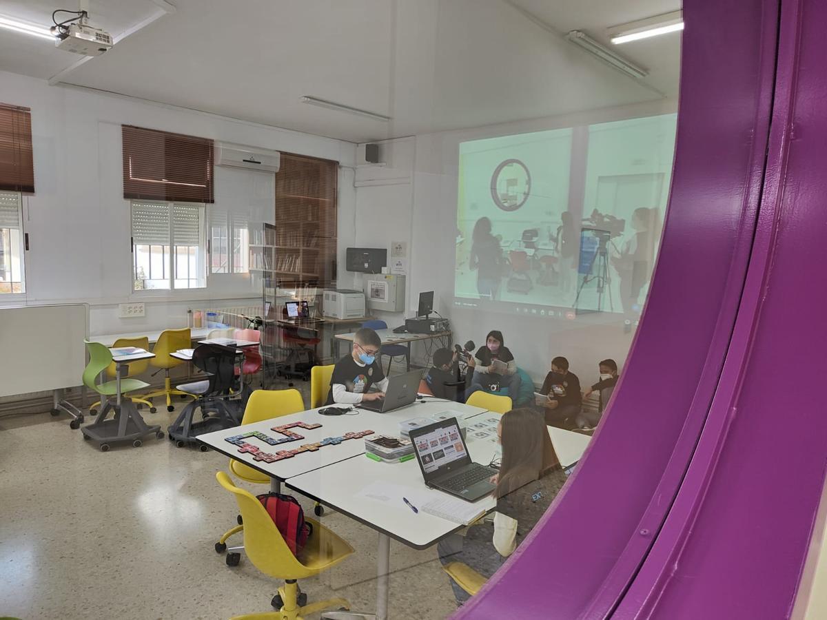 Las aulas están dotadas con la última tecnología.