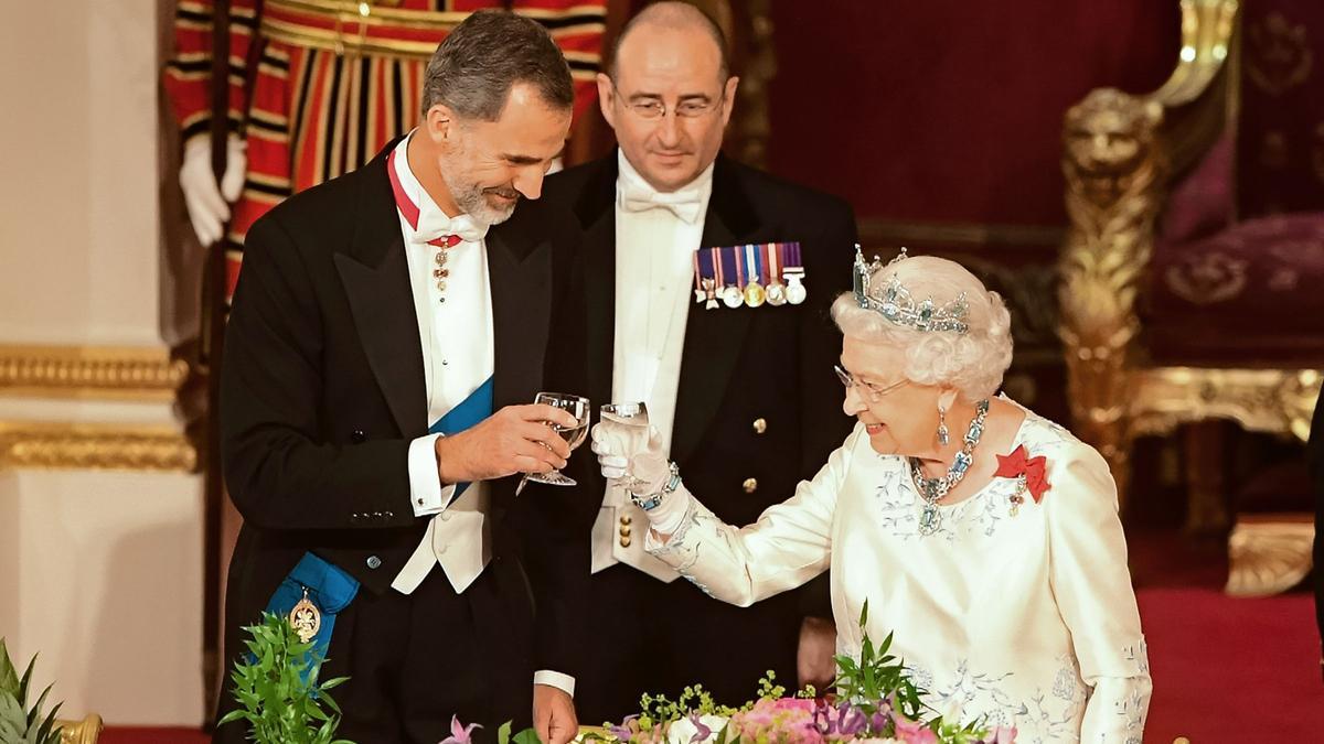 Felipe VI e Isabel II de Inglaterra, en una imagen de 2017