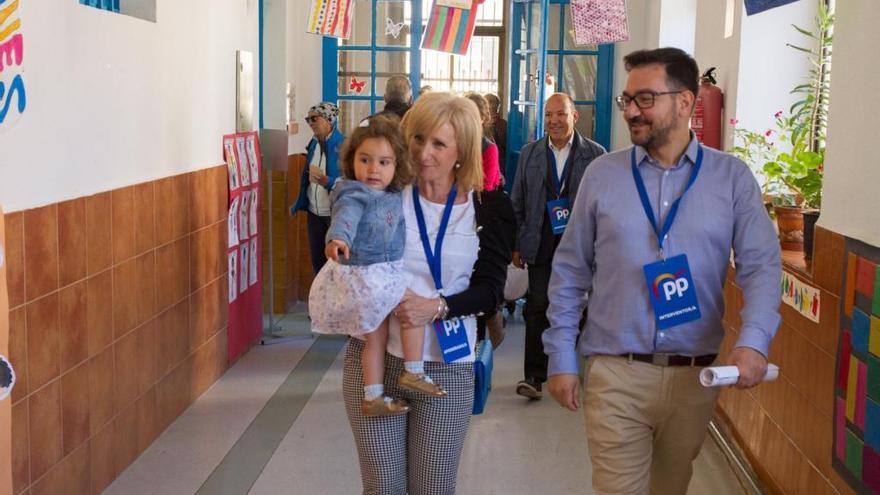 Leticia García, en el colegio electoral.