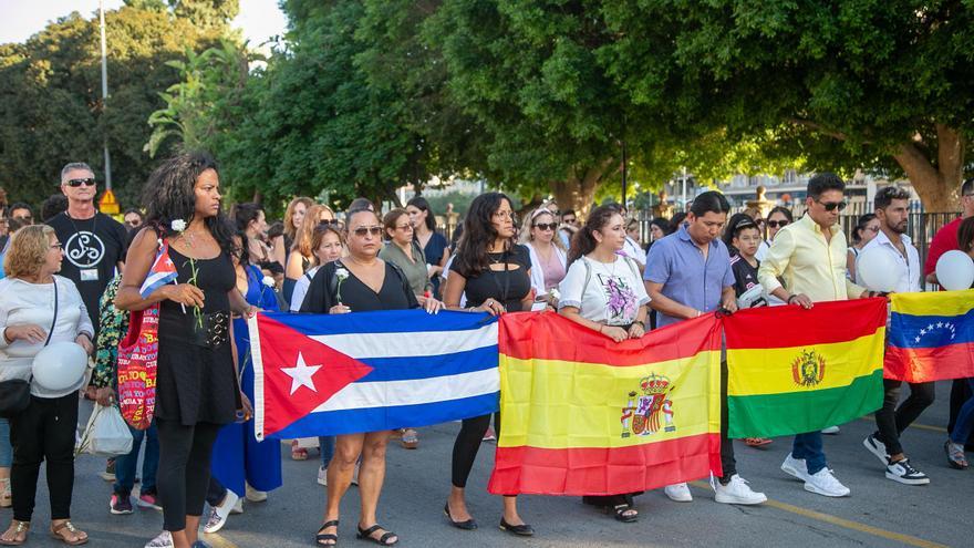 Marcha silenciosa en Murcia por los fallecidos en la tragedia de Atalayas