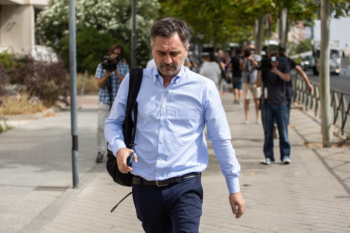 El consejero delegado de Barrabés, Luis Miguel Ciprés, a su salida tras ser interrogado del 'caso Begoña Gómez',