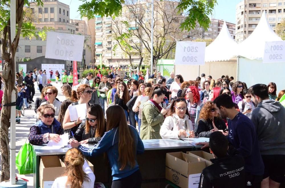 Entrega de dorsales de la III Carrera de la Mujer