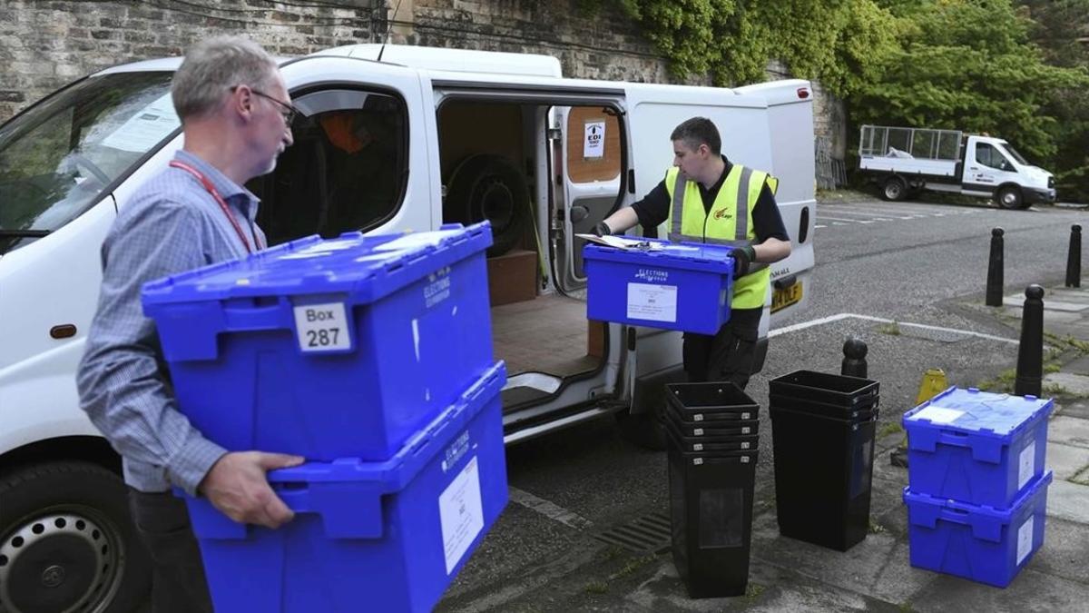 mbenach34409261 ballot boxes to be used for voting in the eu refer160622174351