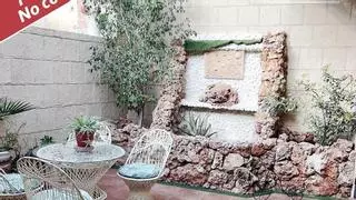 ¿Quieres tener una fuente en casa? En esta que se vende en Orihuela la tienes en un patio