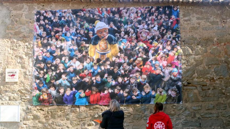 Una exposició de fotografies de gran format recorre els carrers de Solsona