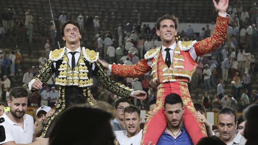 Vídeo | Segunda corrida de toros de la Feria de Badajoz: Morante de la Puebla, Roca Rey y Ginés Marín