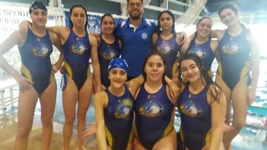 Juvenil femenino de waterpolo del Acuático Morvedre.