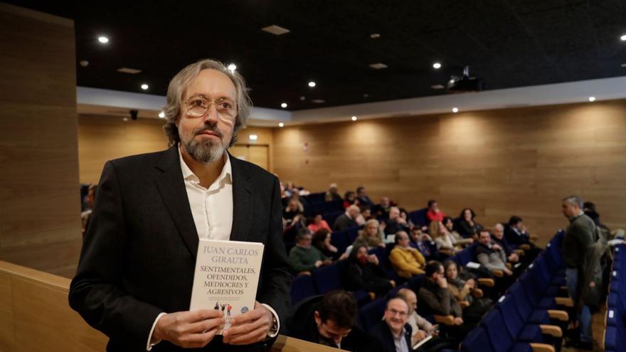 Juan Carlos Girauta presenta en el Colegio de Abogados su último libro  | FERNANDO RODRÍGUEZ
