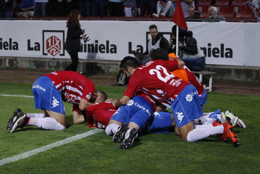 JORNADA 41 - GIRONA 2 - ALCORCÓN 0 - El Girona té el «play-off» a tocar Victòria decisiva dels gironins contra l'Alcorcón aquest vespre a Montilivi - Depenen d'ells mateixos en l'última jornada