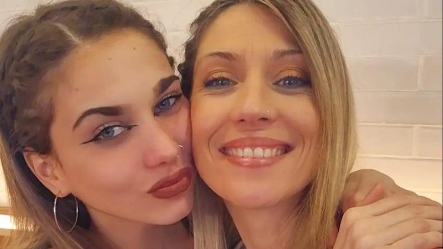 La hija de Fayna Bethencourt debuta ante el público con su primer trabajo de interpretación: dos gotas de agua