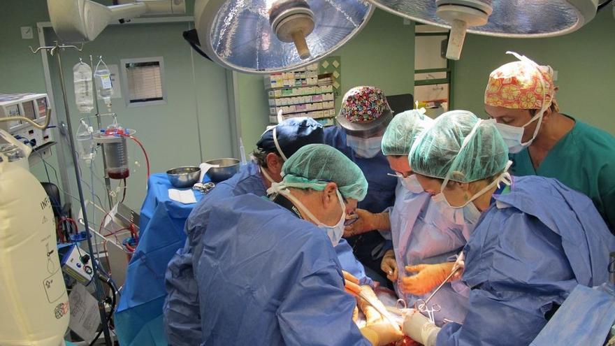 Implantan el primer &quot;corazón artificial&quot; ambulatorio larga duración Canarias