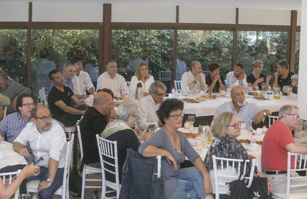 Los sanchistas tienden la mano para lograr un candidato de consenso en Alicante