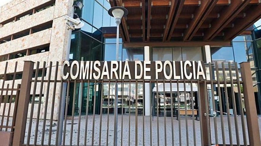 Una madre denuncia malos tratos a su hija de siete años por parte de una monitora escolar en Ibiza