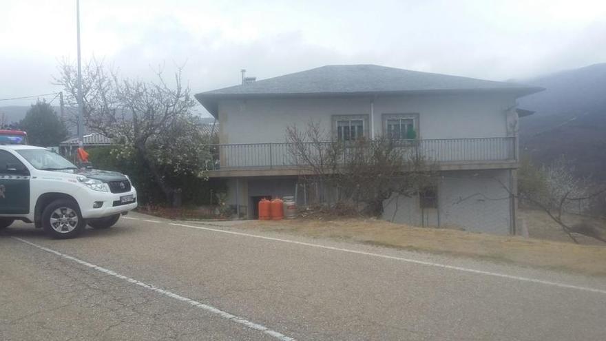 Vivienda afectada por el incendio en Lubián.