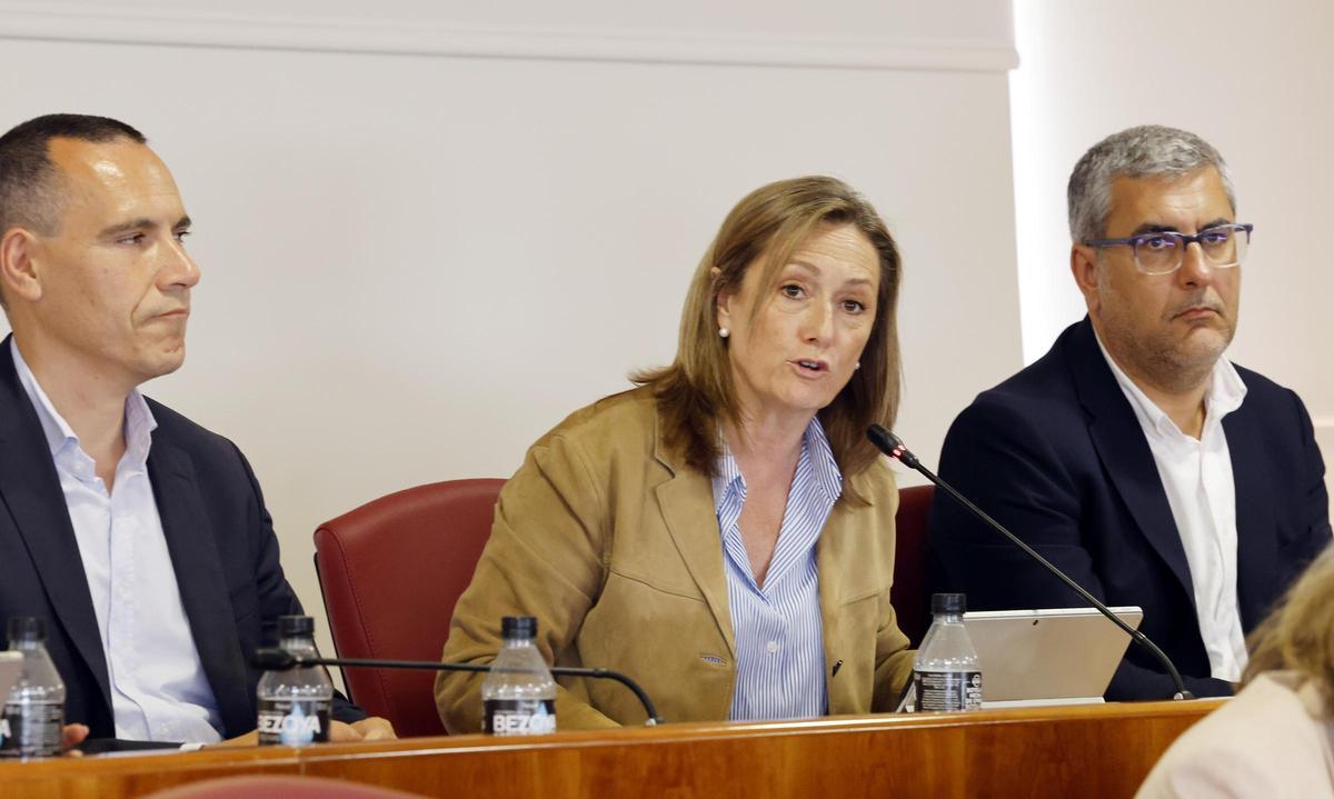 Luisa Sánchez, junto a los concejales Fernando Abeijón y Miguel Martín.