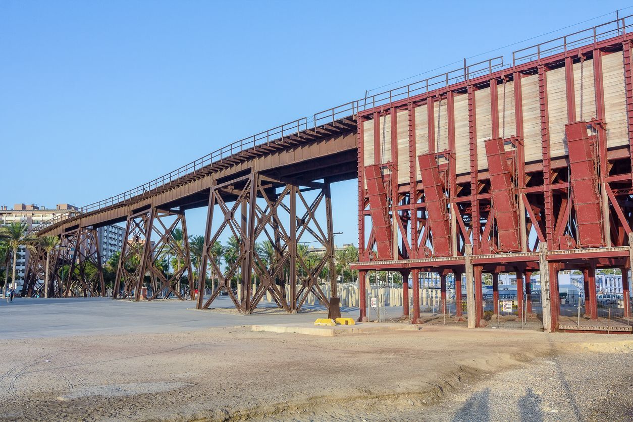 El cable inglés es un cargadero de mineral inaugurado en 1904.