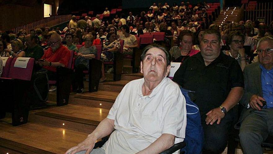 Rufino Campal, durante un homenaje en el auditorio de Pola de Siero.