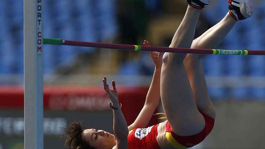 Raquel Álvarez, tercera en el salto de altura.