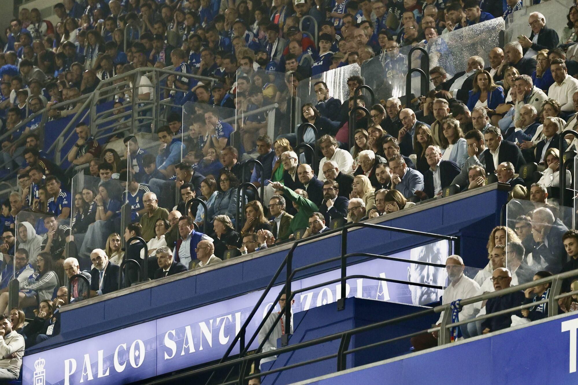 Así se vivió en el Carlos Tartiere la noche del ascenso del Oviedo a Primera División 24 años después