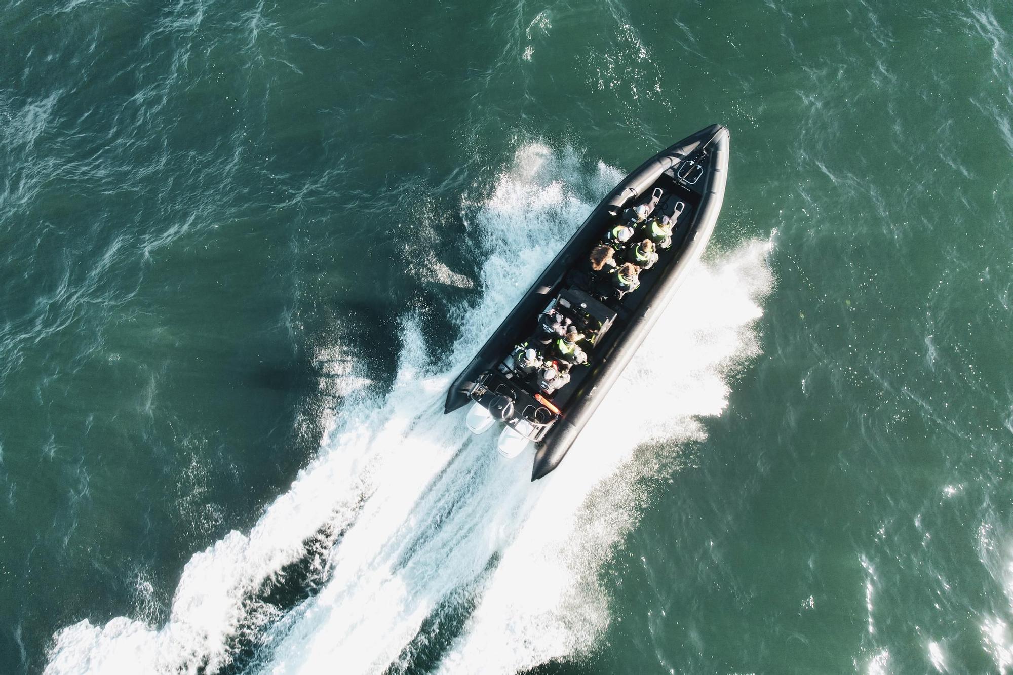 Un tour en lancha motorizada es una actividad que los huéspedes realizan en el hotel.