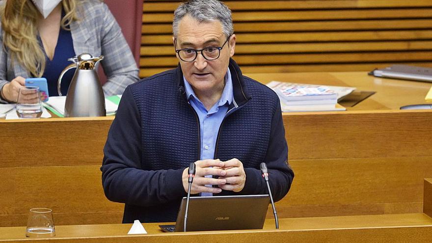 El Síndic de Comptes, Vicent Cucarella, durante su intervención ayer en las Corts Valencianes. | I. CABALLER