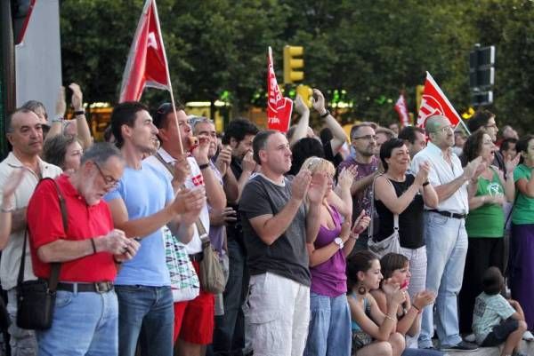 Miles de personas se manifiestan en Zaragoza