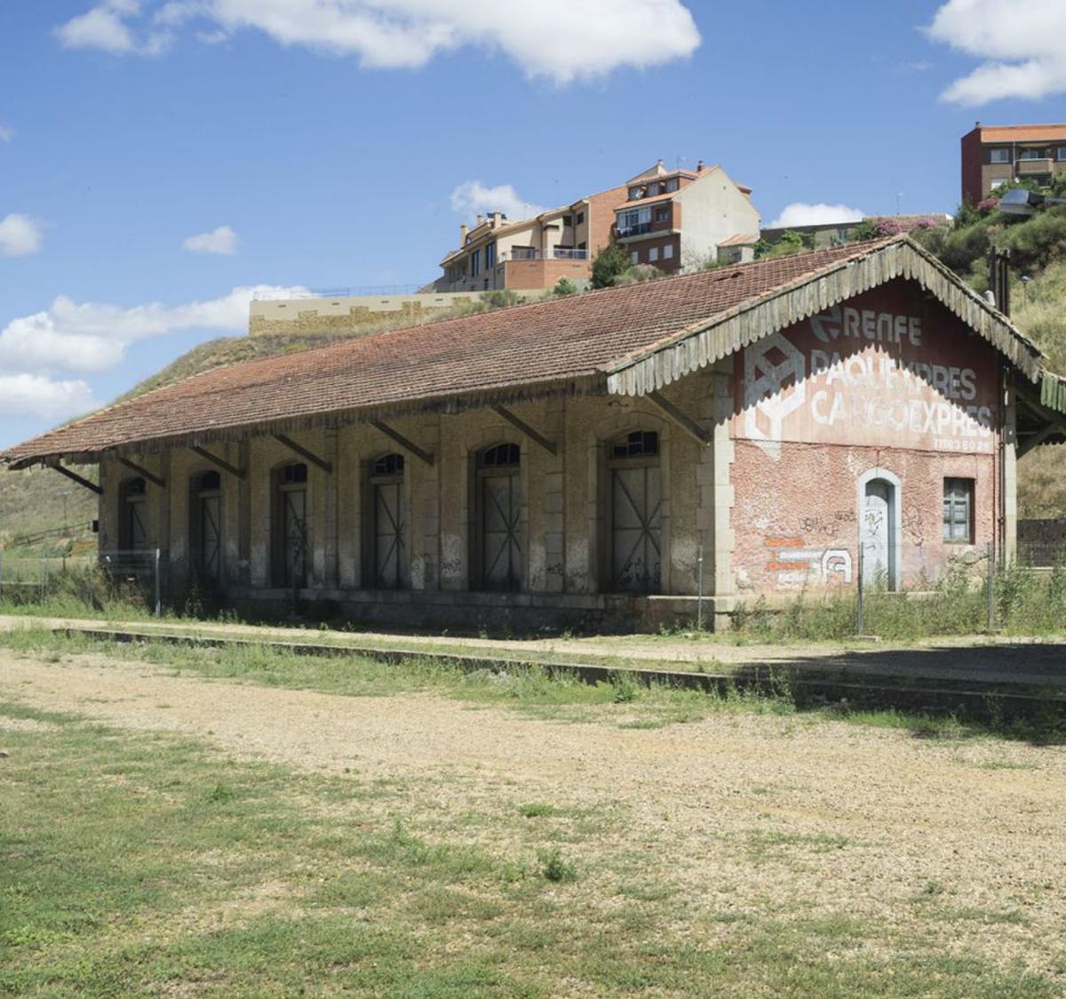 El antiguo muelle de carga de mercancías de la estación de tren. | J. A. G.