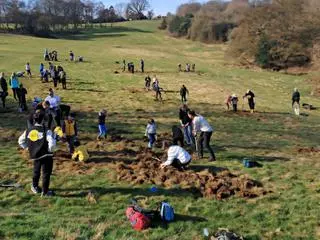 La renaturalización urbana reduce el estrés, aminora la ansiedad y fomenta la actividad física