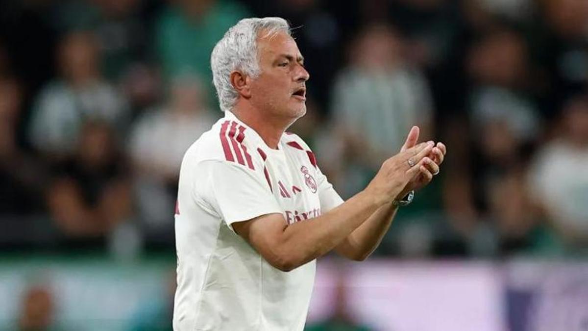 REAL MADRID | Mourinho pide a Florentino más fichajes: «Necesitamos algún jugador que pueda jugar en diferentes posiciones como Bernardo»