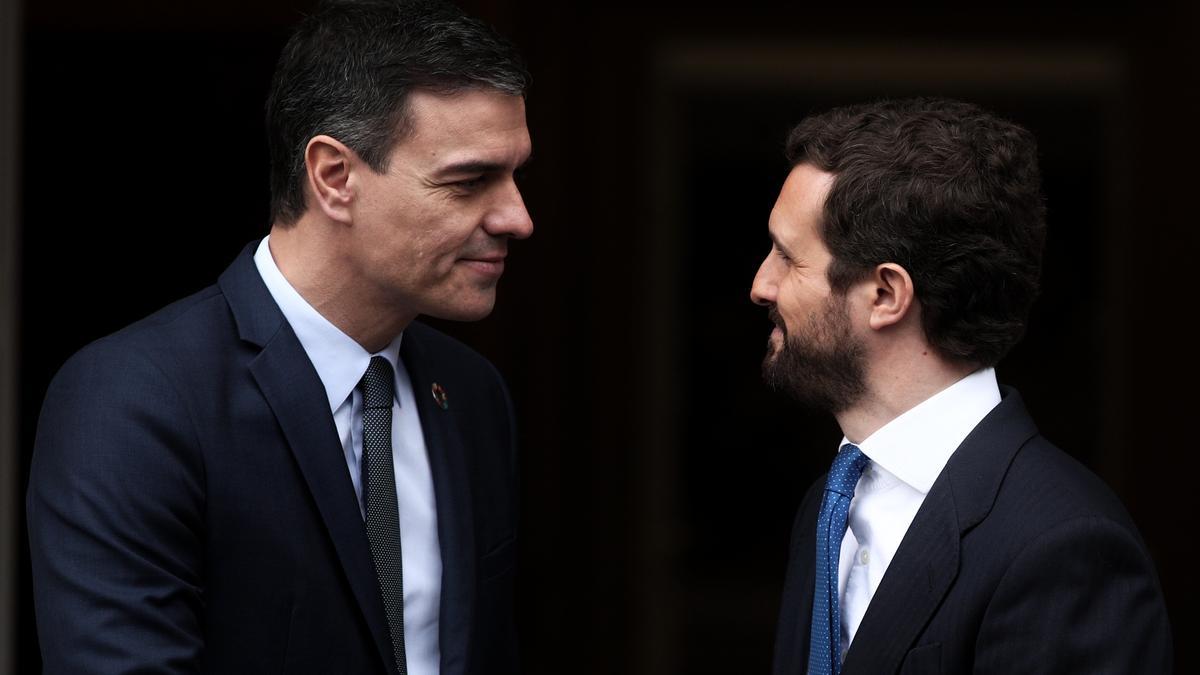 Pedro Sánchez, presidente del Gobierno, y Pablo Casado, líder del PP