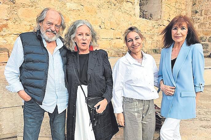 Carles Soldevilla, Daniela Dupont, Gemma Marroco y Gloria Mendarozqueta.