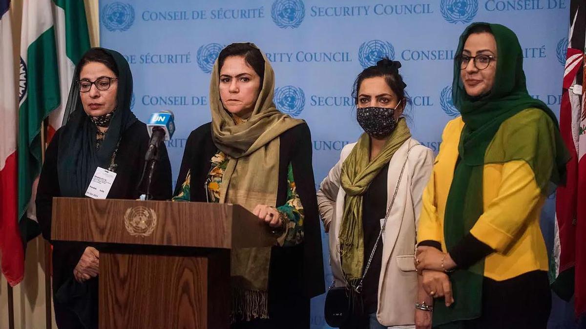Mujeres afganas en lucha en el exilio: "Se nos parte el corazón".